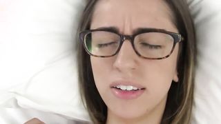 Amatőr szemüveges tini spiné casting forgatás pornója
