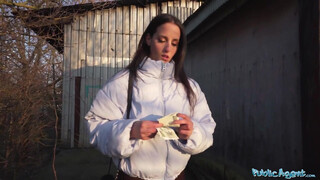 Public Agent - Szexy vékony nőci pénzért kúr