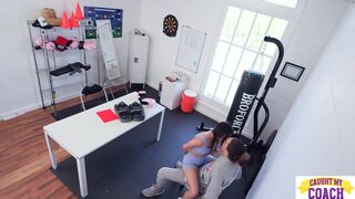 Kylie Rocket önbizalomfrissítésre sóvárog, amit kizárólag Bruce Venture hatalmas farka adhat meg - 2. évad 3. rész