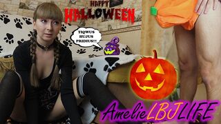 Kis boszorkány varázslattal hívja elő a hatalmas farkot, és keményen rászabadítják, hogy tele pumpálják a punciját - Halloween 2020