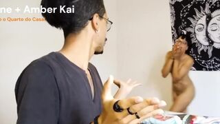 Bevezettem a szobába, hogy megmutassam, és elélvezett a közelségemtől ft. Amber Kai (1. rész)