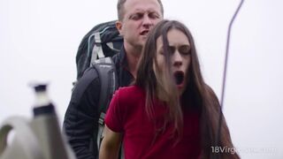 Fiatal szépség, Arwen Gold forró kalandja kutyapózban a 18 Virgin Sex csatornán