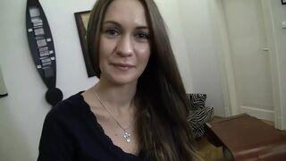 Sweet Lana nedves, tinis popóját vadul döngeti Rocco Siffredi a hátsó bejáratában